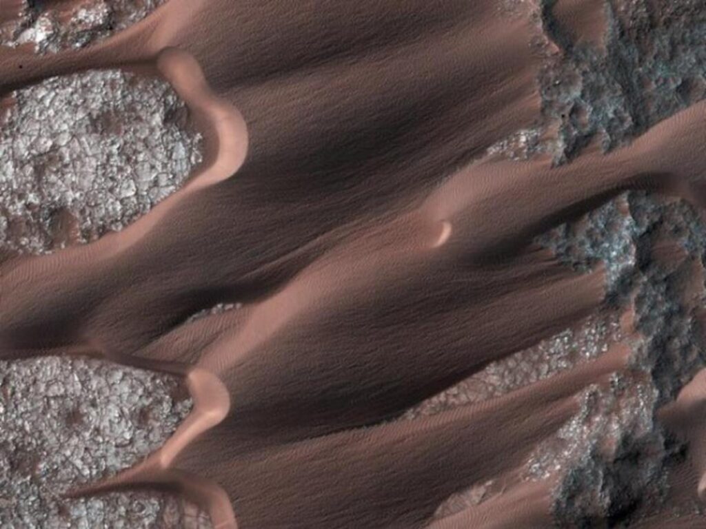 25 Pics Of Mars Surface Like You&#8217;ve Never Seen It Before